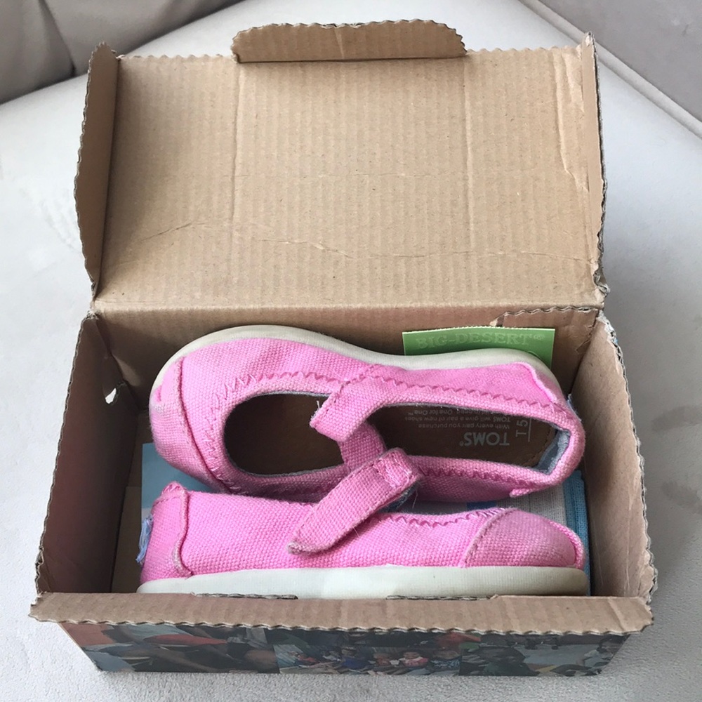 Girls shoes